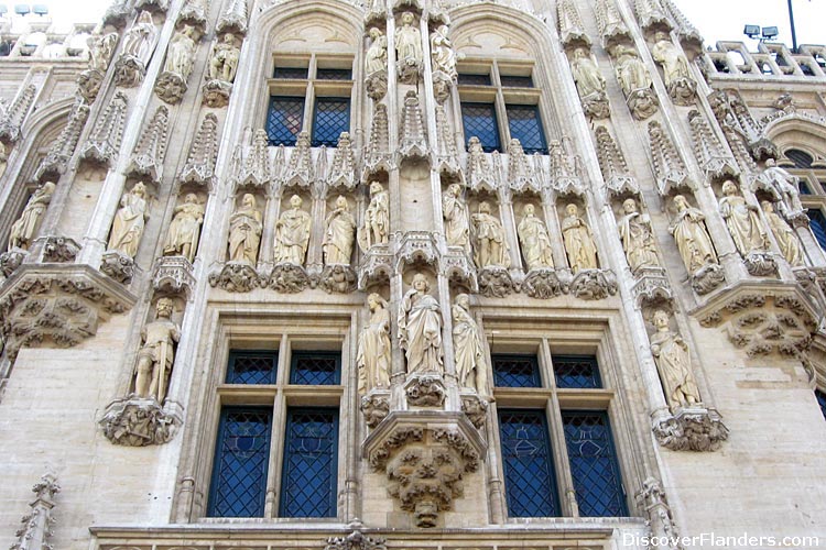 Brussels : Facade of the Town Hall on the Grand Place. 