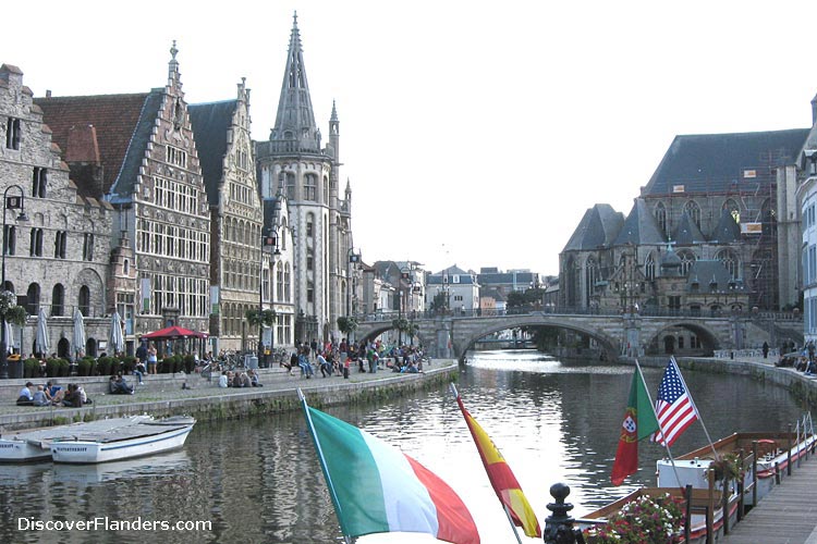 View of the Korenlei, Saint Michael's Bridge (in front) and part of Saint Michael's Church (right side)